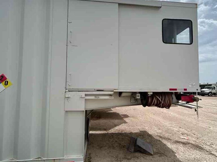2014-safe-arm-pilot-thomas-logistics-t/a-dual-fuel-wall-fuel-station-image-19
