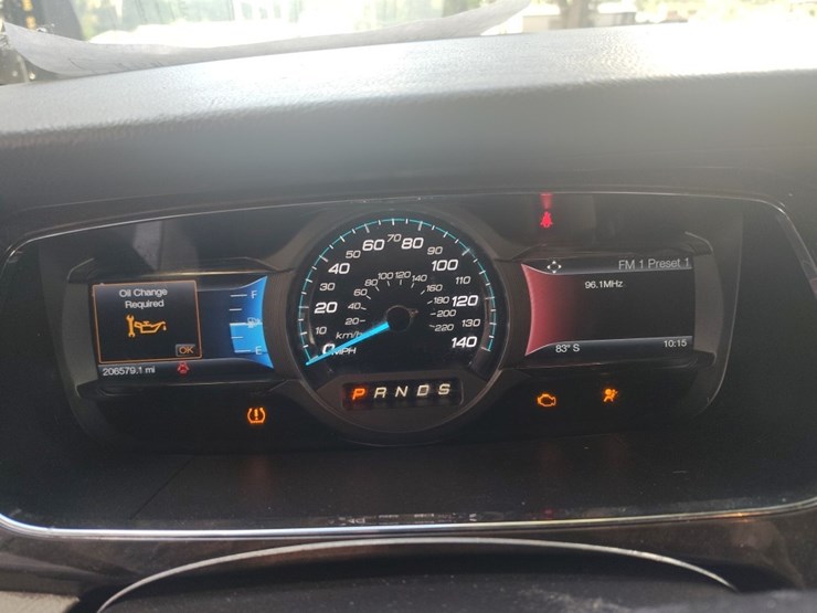 2015-ford-taurus-runs/moves-limited-image-10