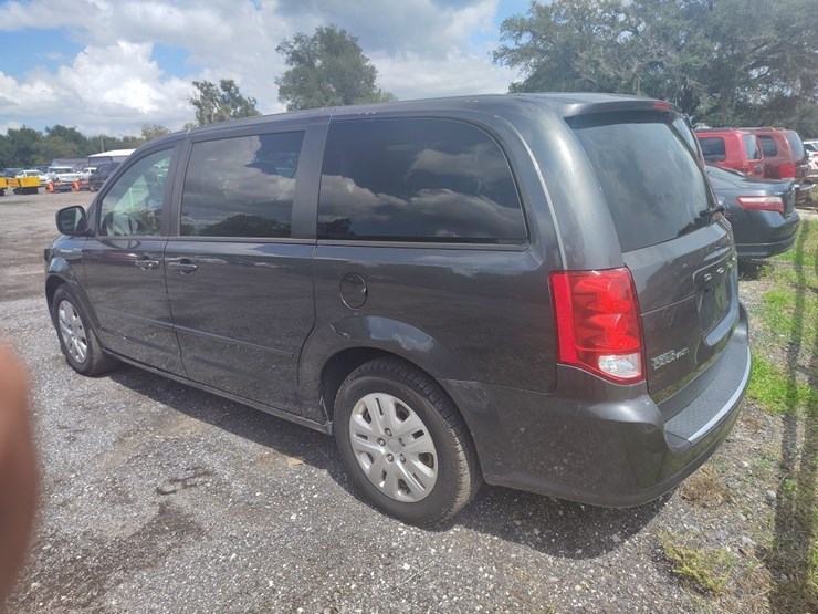 2016-dodge-grand-caravan-image-3
