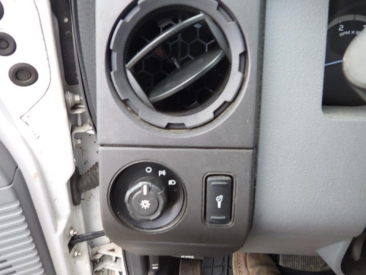 2016-ford-f550-image-31