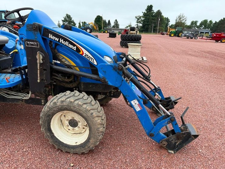 2008-new-holland-250tl-image-14