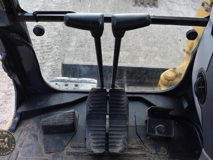 2010-komatsu-pc88mr-8-image-54