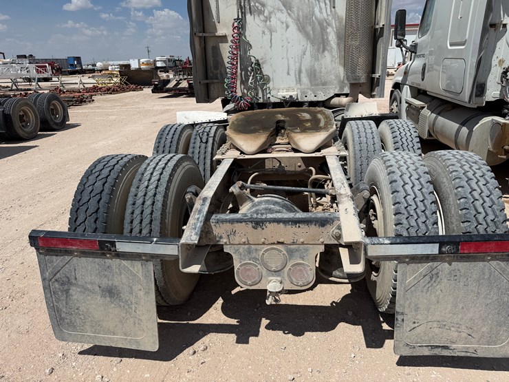 2007-freightliner-columbia-120-image-6