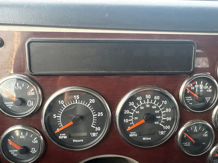 2013-western-star-4900sb-image-44