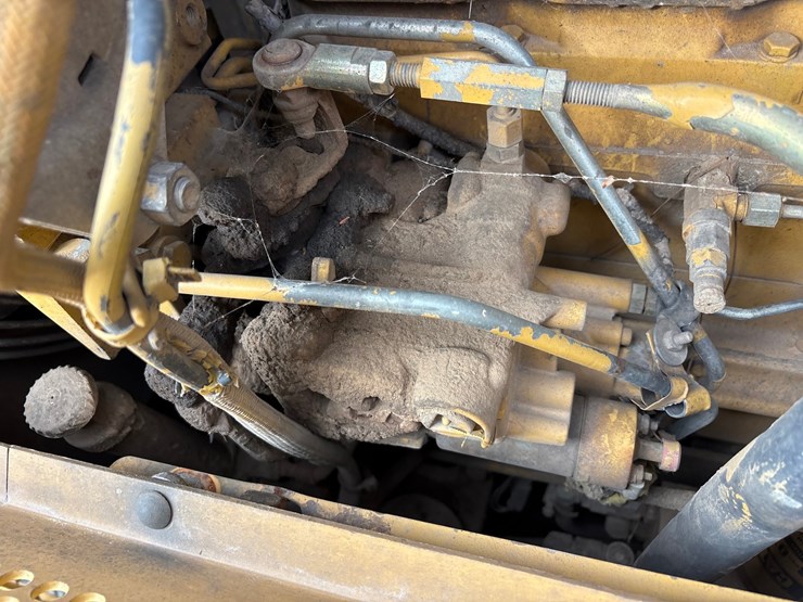 caterpillar-d5m-lgp-image-38