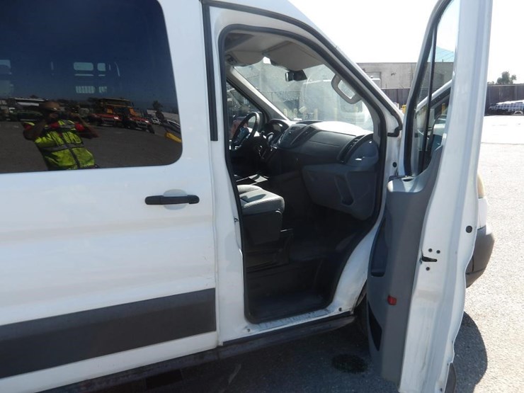 2017-ford-transit-image-13