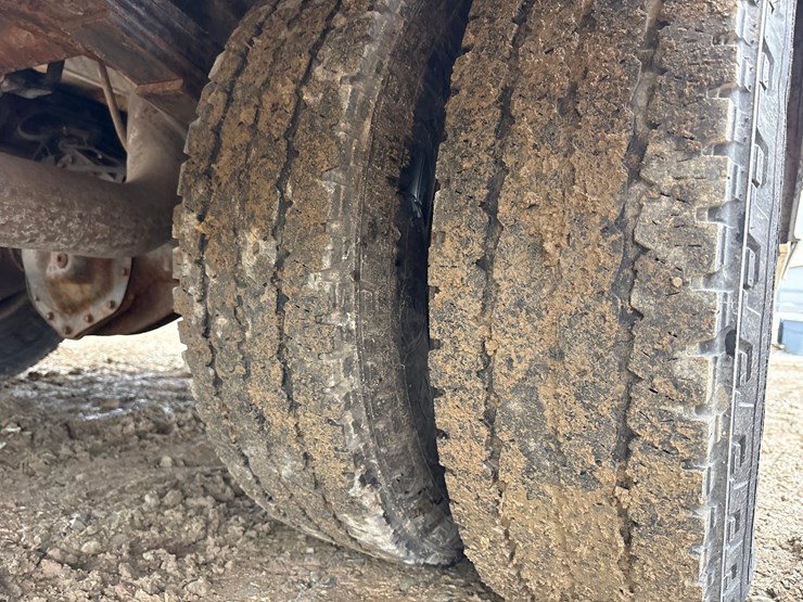 2016-chevrolet-3500-image-96
