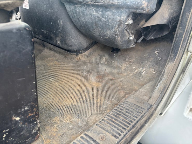 2002-international-durastar-4300-image-44