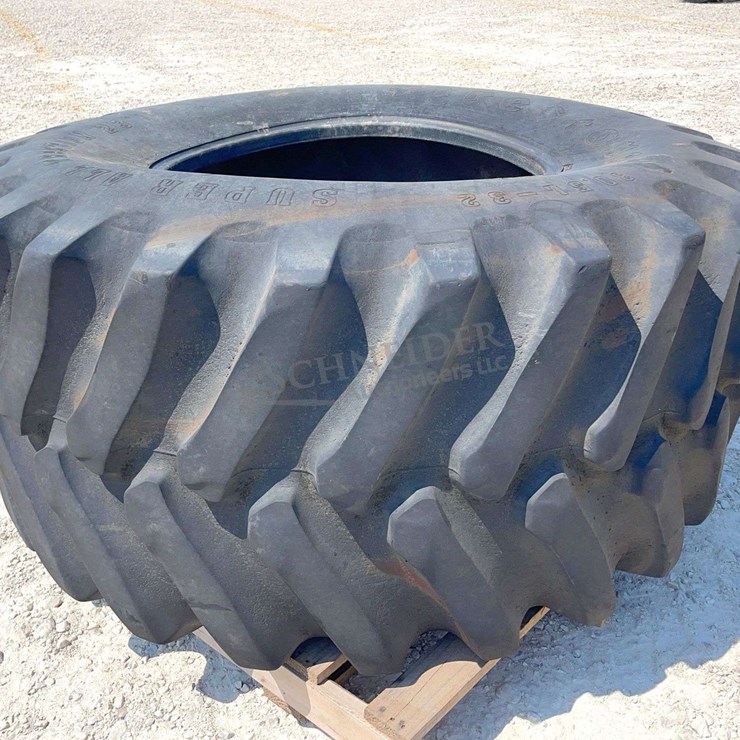 Firestone 30.5L-32 combine tire