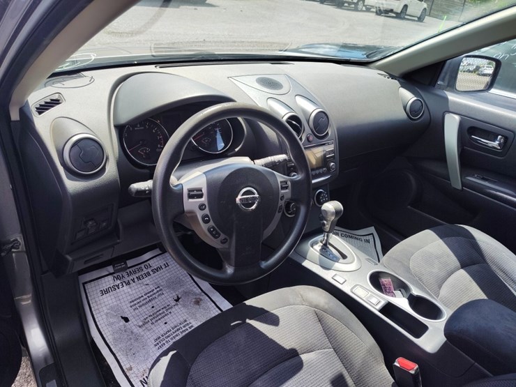 2012-nissan-rogue-s-image-7