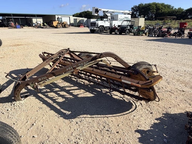 john-deere-670-image-2