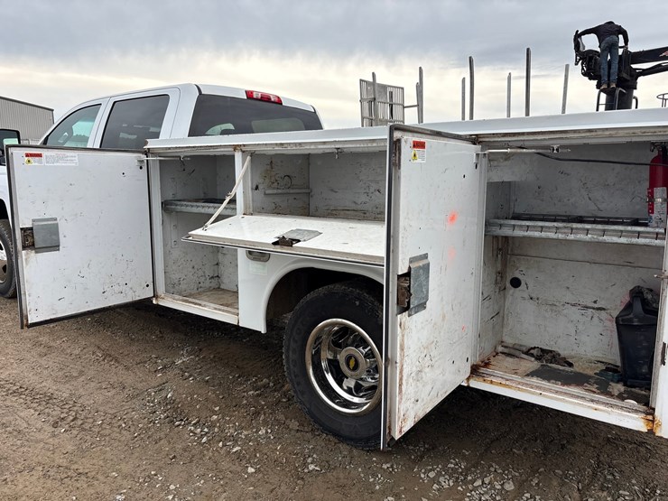 2016-chevrolet-3500-image-63