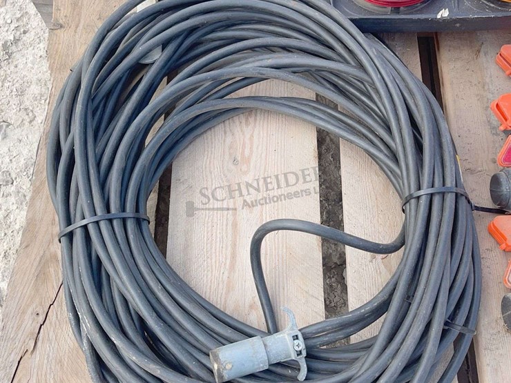 group-of-towing-accessories-&-truck-parts-image-4