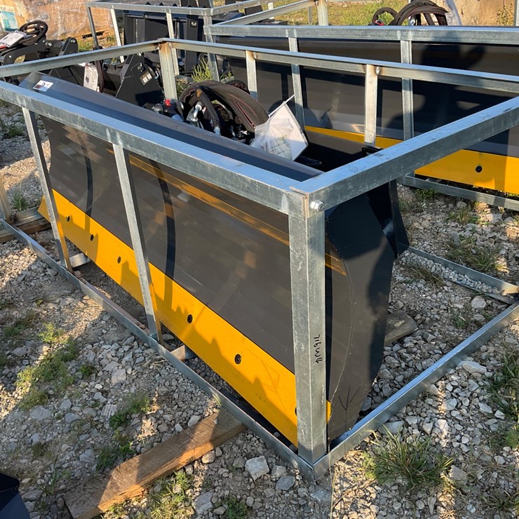 #79 • Skid steer 6 way dozer blade