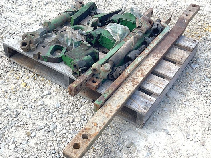 group-of-misc.-jd-tractor-parts-image-4