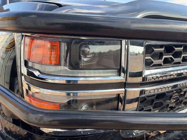 2015-chevrolet-silverado-1500-high-country-image-8