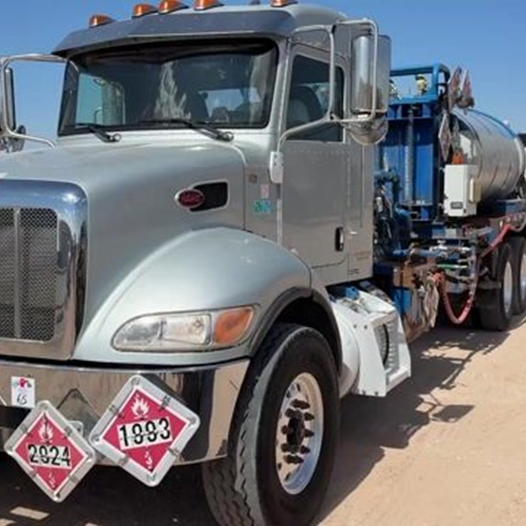 2016 PETERBILT 348