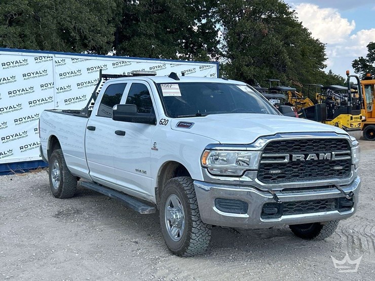 2022-dodge-2500-image-4