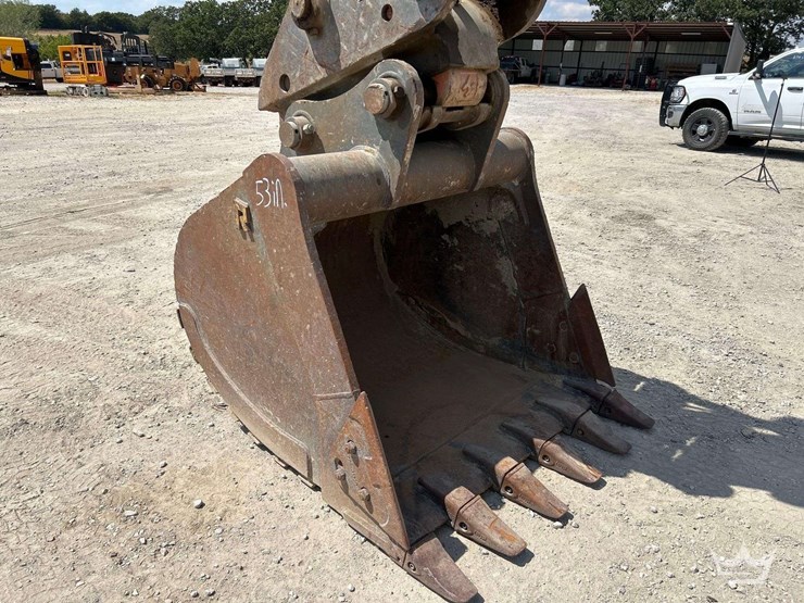 2024-deere-345-p-tier-image-23