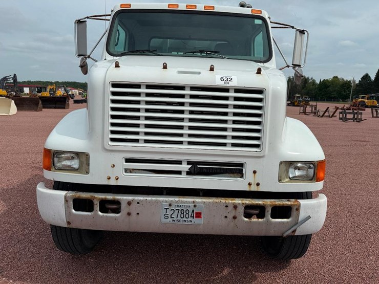 1996-international-8100-image-19