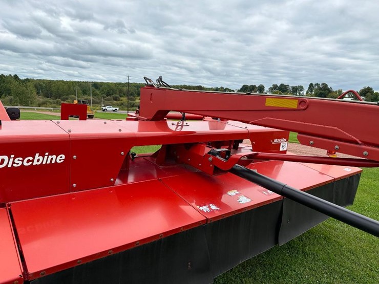 2013-new-holland-h7460-image-18