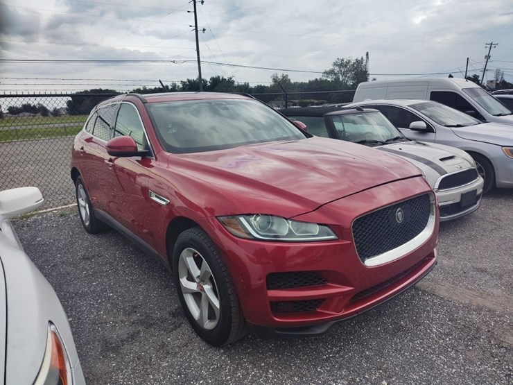 2019-jaguar-f-pace-runs/trans-issue-25t-premi-image-1