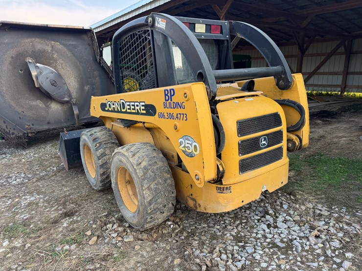 john-deere-250-image-4