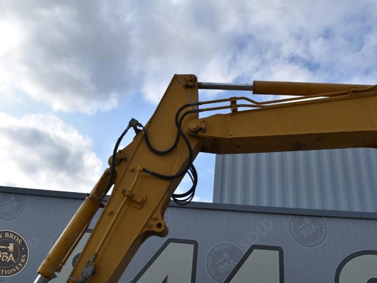 2010-komatsu-pc88mr-8-image-25