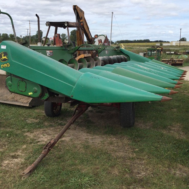 JOHN DEERE 893