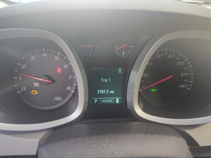 2011-chevrolet-equinox-lt-image-9