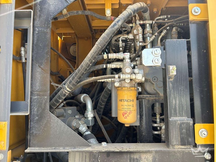 2024-deere-345-p-tier-image-12