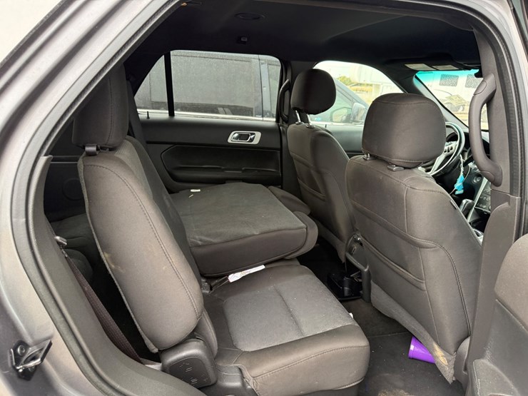 2012-ford-explorer-xlt-image-22