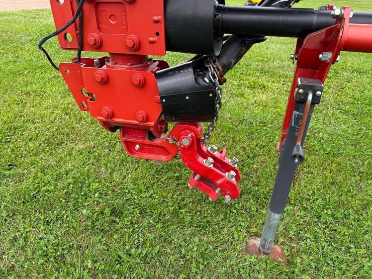 2013-new-holland-h7460-image-12