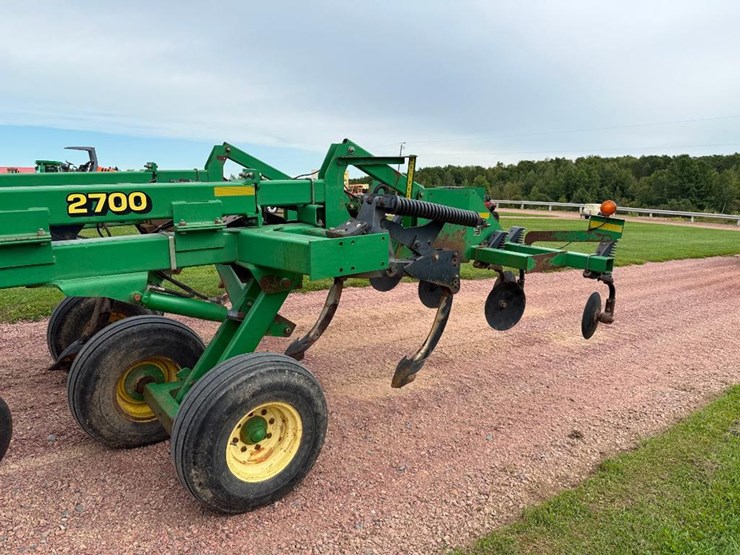 john-deere-2700-image-9