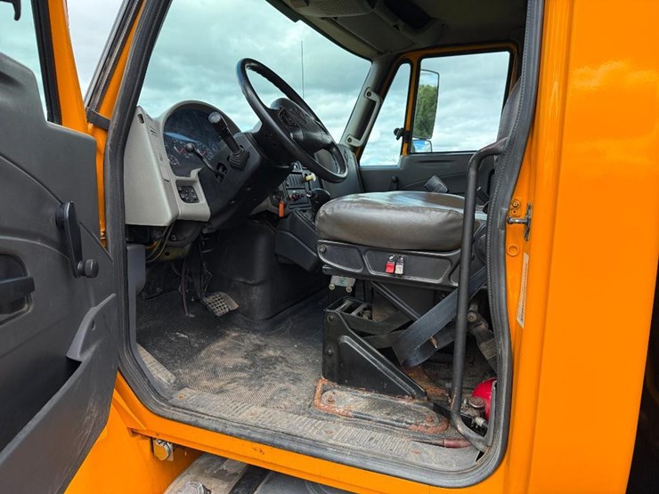 international-durastar-4300-image-39