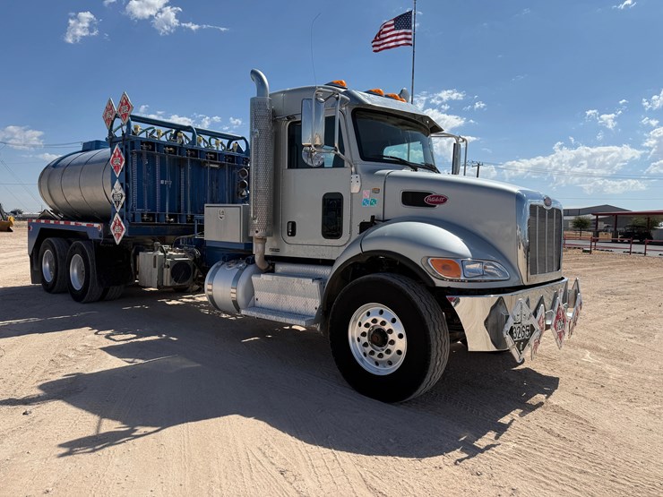 2016-peterbilt-348-image-4