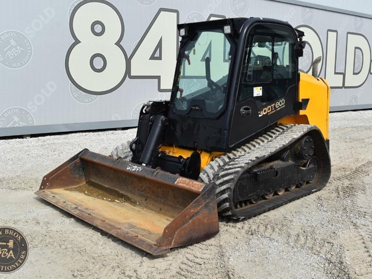 2016-jcb-300t-image-3