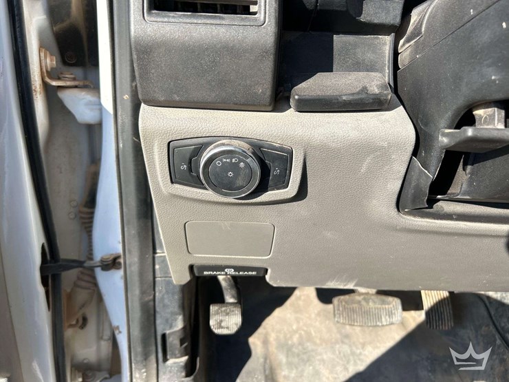 2021-ford-f450-image-15