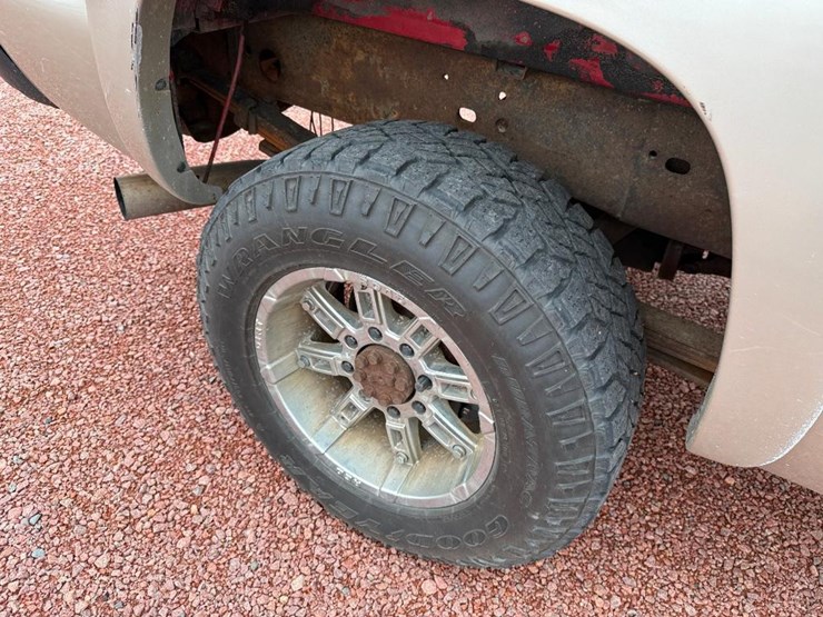 2005-chevrolet-2500hd-image-10