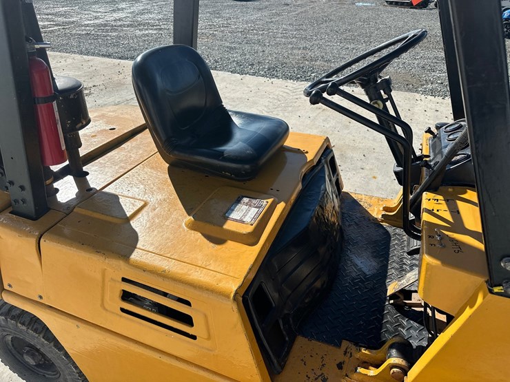 #5597-•-komatsu-fd25-7-forklift-image-20