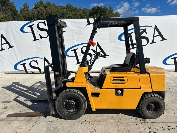 #5597-•-komatsu-fd25-7-forklift-image-2