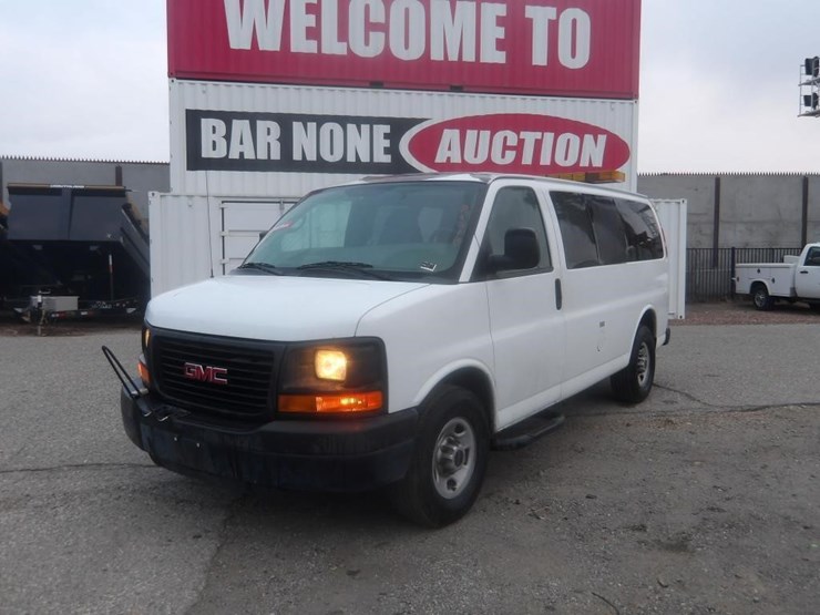 2011-gmc-3500-image-2