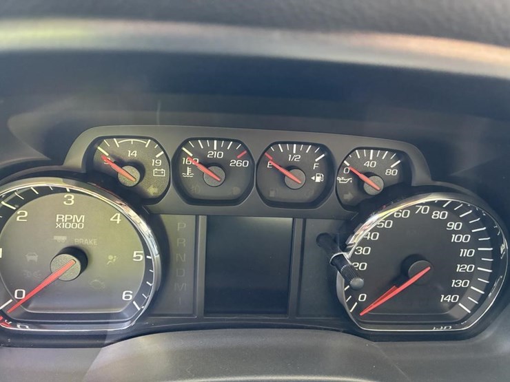 2015-chevrolet-2500hd-image-14