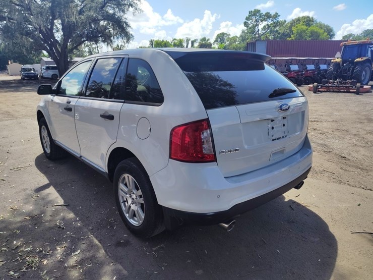 2011-ford-edge-se-image-3