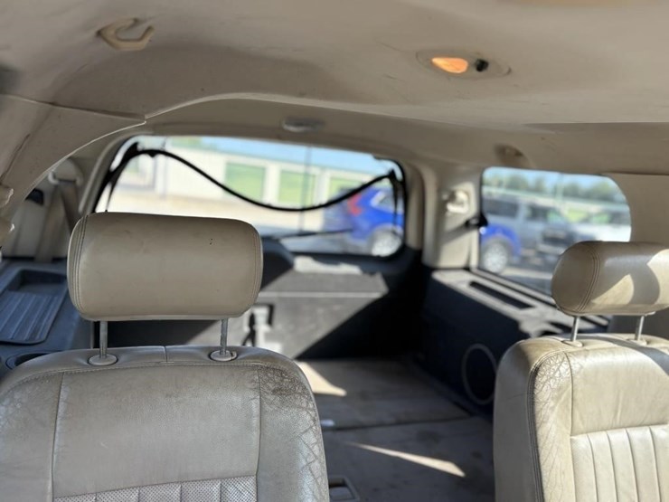 2003-lincoln-navigator-image-25