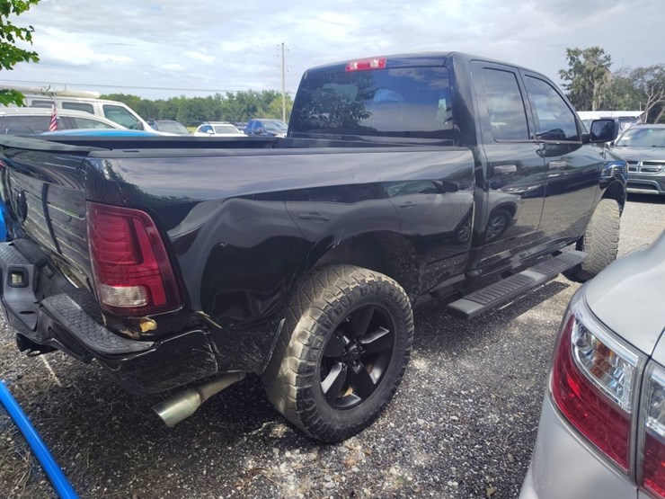 2015-dodge-1500-image-4
