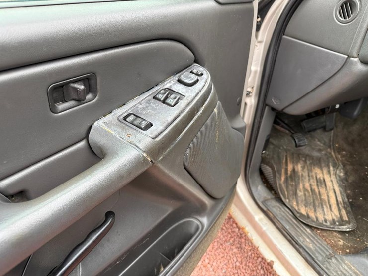 2005-chevrolet-2500hd-image-29