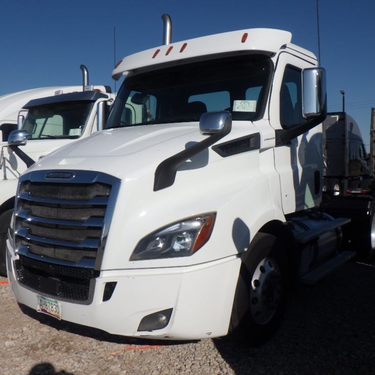 2018 FREIGHTLINER CASCADIA 116