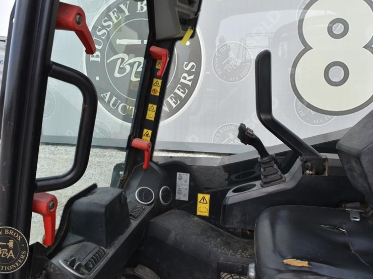 2016-jcb-300t-image-49