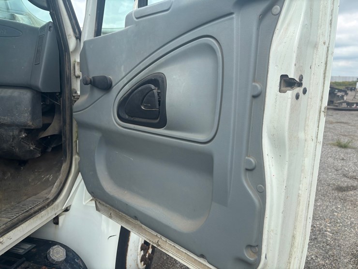 2002-international-durastar-4300-image-39
